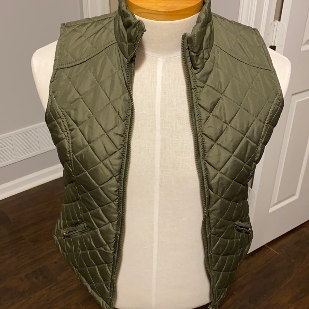 Army green puffer vest